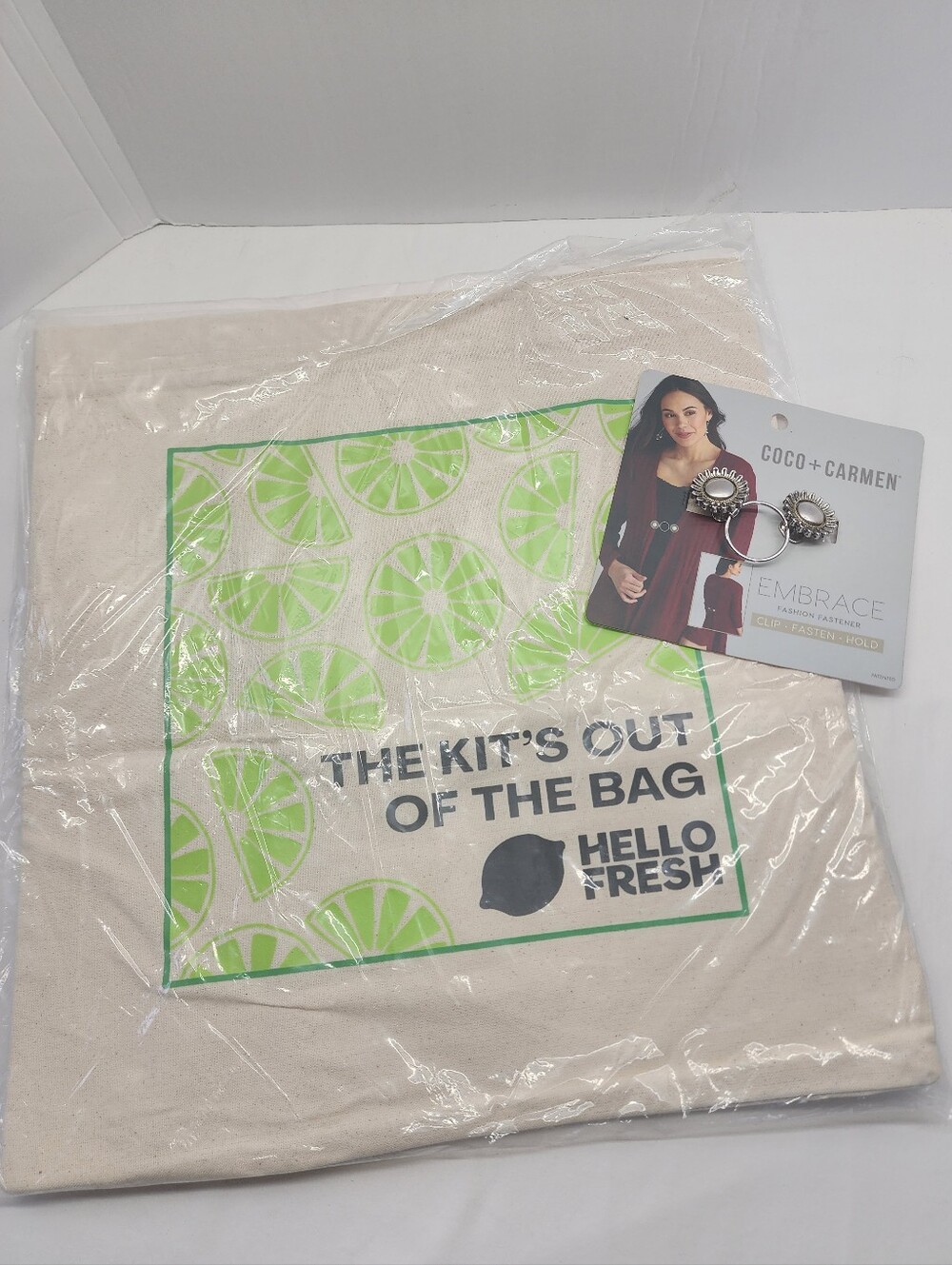 2pc Coco+Carmen Sunflower Fastener & Cream Canvas Lime Print Tote Set